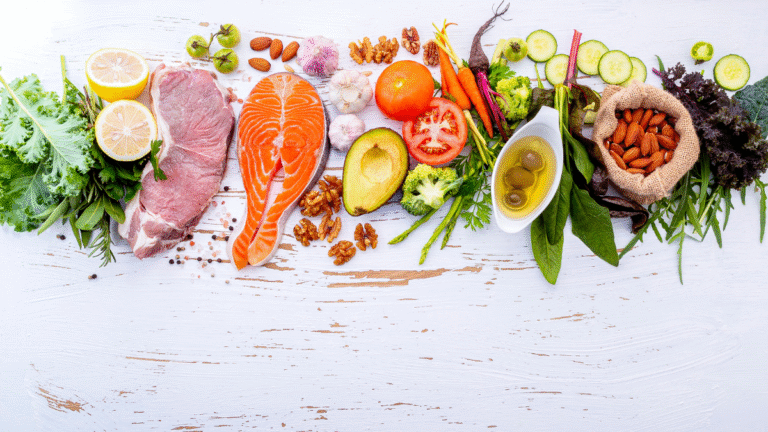 Variedade de alimentos funcionais sobre uma mesa. Fortalecer o sistema imunologico